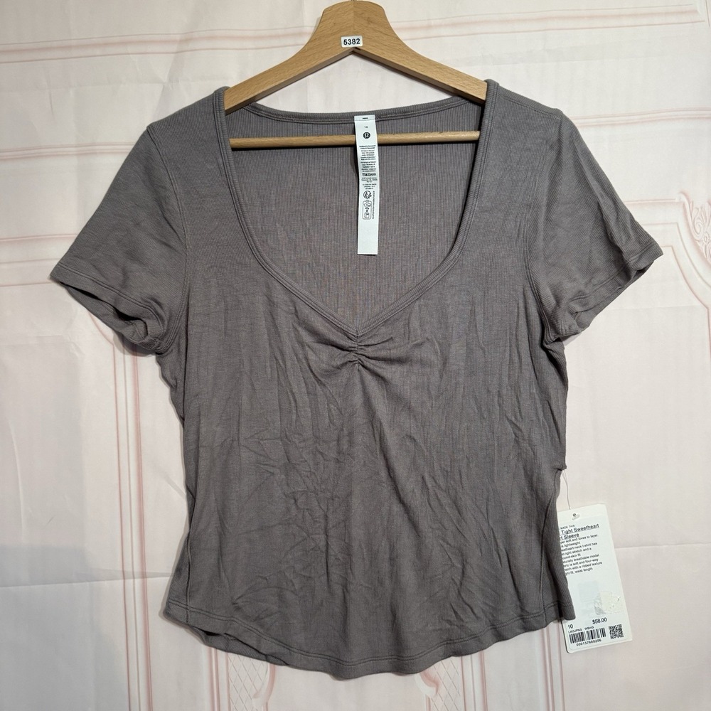 Lululemon Hold Tight Sweetheart Short Sleeve Top NWT Size 10 Warm Wash Grey